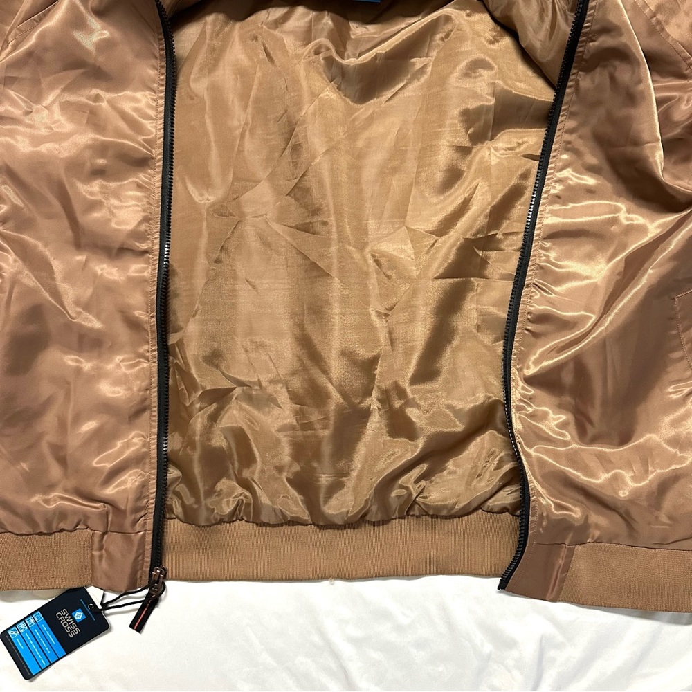 Swiss Cross Windbreaker Large. - Picture 6 of 7